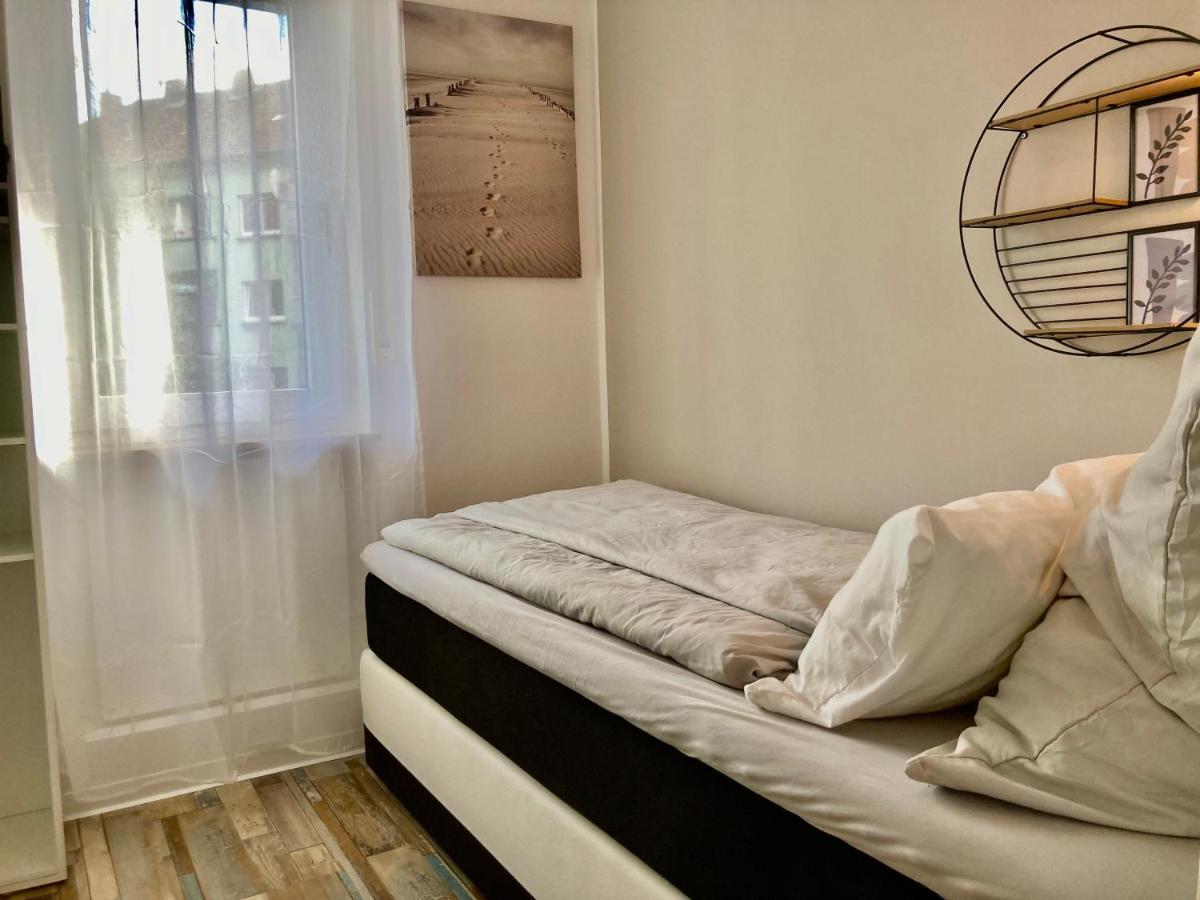 Living At Saarpartments -Adultsonly- 2 Bedrooms, Kitchen - Business & Holiday Apartments For Long- And Short Term Stay, 3 Min To Train Station, Secure E-Bike Parking! Saarbrücken Eksteriør bilde